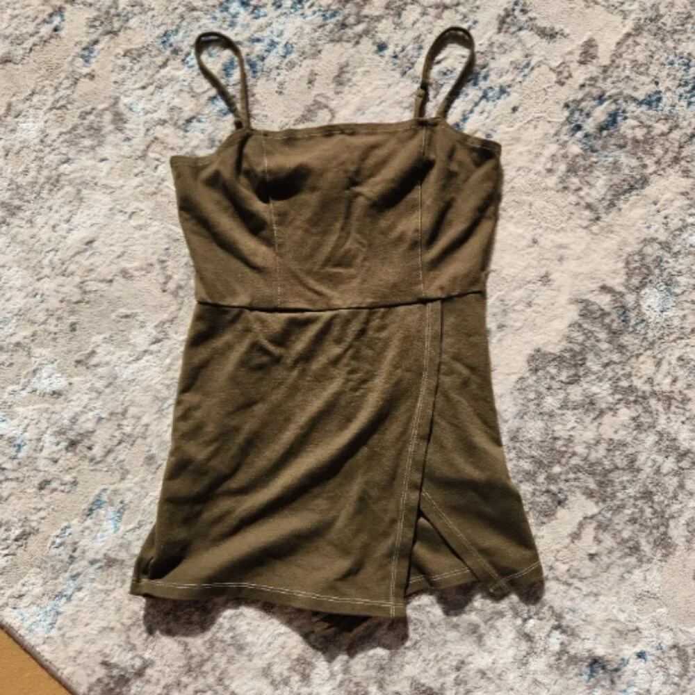 🥳 5/$25 BUNDLE Altar'd State Women's Large Olive Green Spaghetti Strap Romper